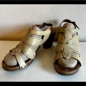 LIKE NEW Sz 10 Dansko Nina Leather High Heel Sandal Flower Cutout Sz 41